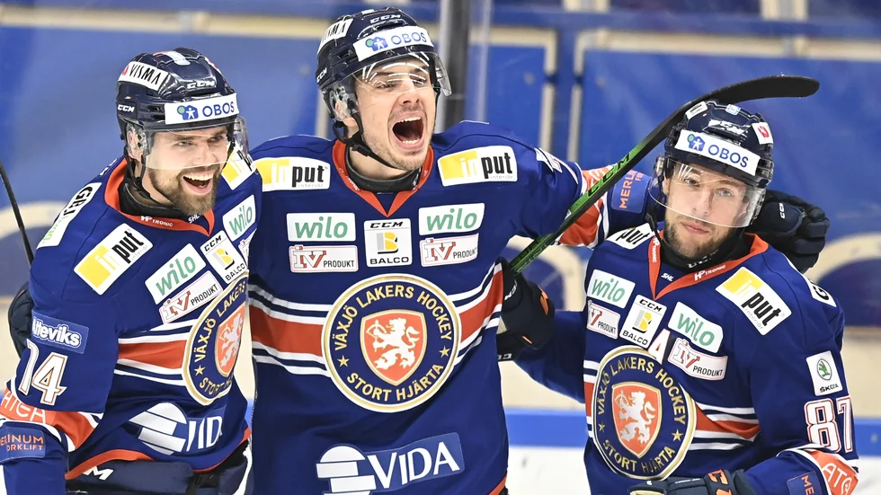 Hardy Häman Aktell, i mitten, jublar efter att ha avgjort andra SM-finalen.