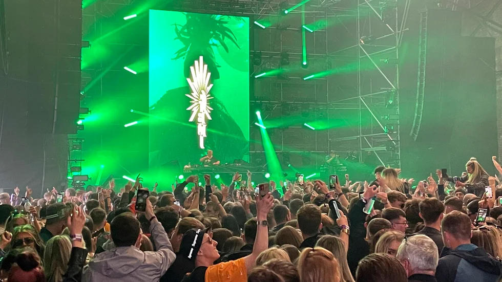 Tusentals britter fick på fredagen gå på Circus Nightclub i Liverpool, ett av de pilotprojekt som den brittiska regeringen sponsrar. Deltagarna testas både före och efter för covid-19.