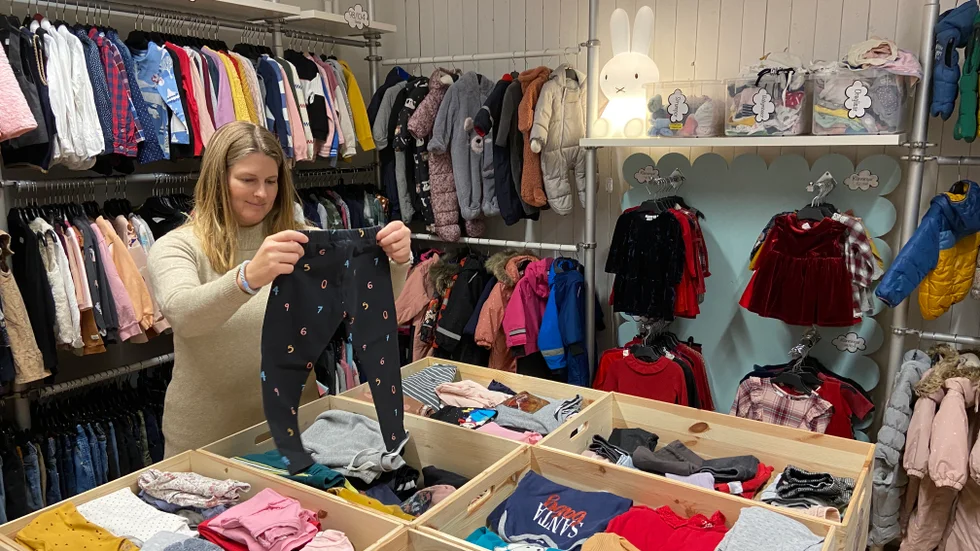 Det finns så många fördelar med second hand, anser Maria Ekegren. "Det är bland annat hållbart och billigt", säger hon.