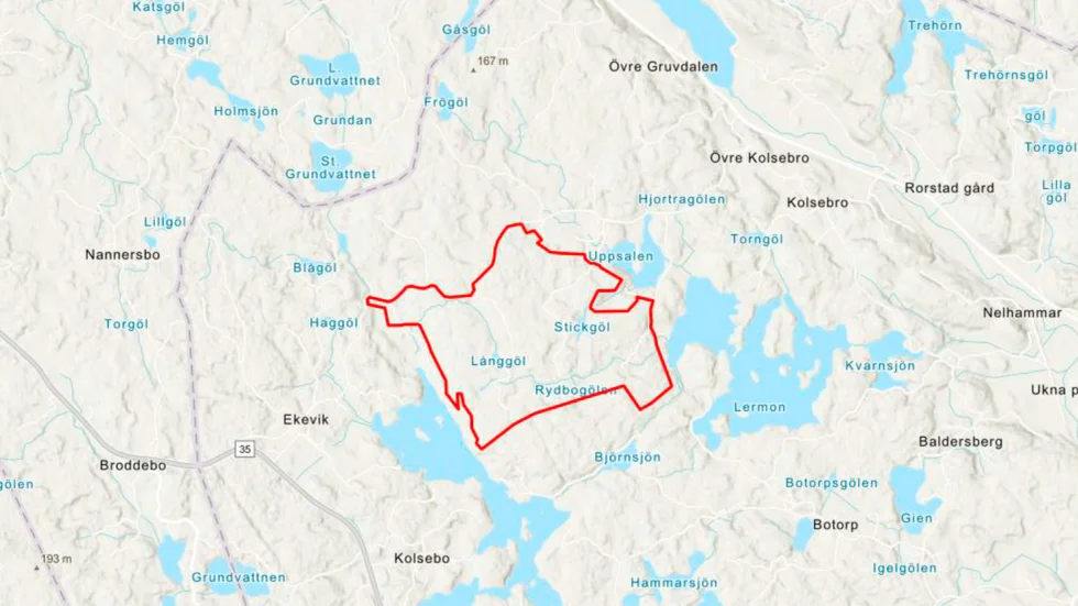 Området där företaget vill bygga en solcellspark ligger cirka 10 kilometer nordväst om Överum. 