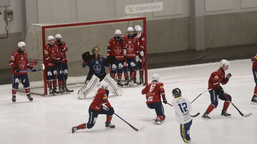 KVBS nye målvakt Lasse Korhonen sattes på många svåra prov i säsongsupptakten, men klarade de flesta på ett galant sätt.