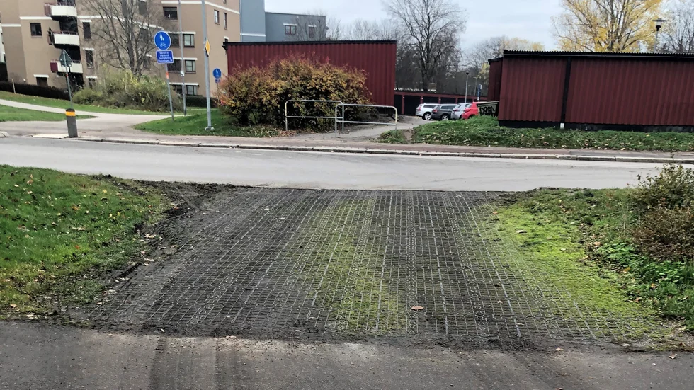 Var det så här man tänkte att det skulle se ut när man bekostade gallret, frågar sig insändarskribenten.