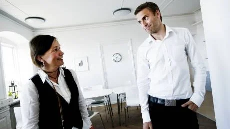 <7GT_Bildrubrik>Söker innovatörer.</7GT_Bildrubrik> Ellinor Dahl, Almi, och Johan Zillén, Science park Gotland, är personerna bakom den gotländska varianten av "Draknästet".