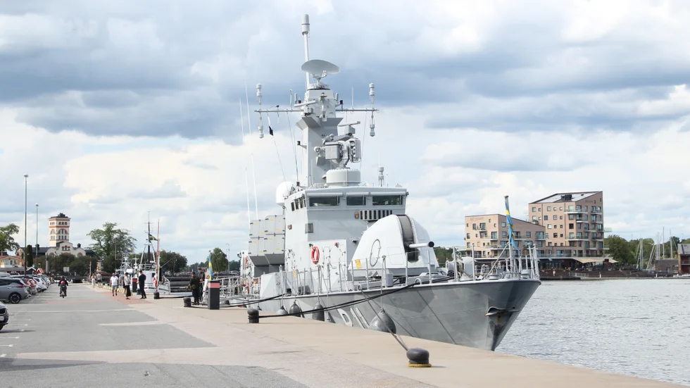 HMS Stockholm på besök i Västervik.