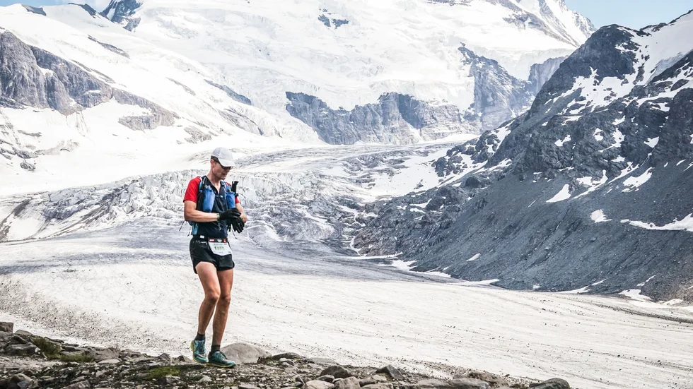 Lars Hedlund från Skellefteå har ett 20-tal ultralopp i bagaget vilket samtidigt betyder att han fått uppleva ett flertal häftiga platser. Här syns han i fina miljöer när han springer X-Traversée 2023.
