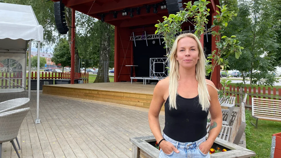 "Vi har anmälts när vi har två trubadurer som sitter och spelar utan bas – och när vi inte arrangerar någonting alls. Bland annat fick vi anmälningar när det hölls en nyårspromenad, och då spelade vi inte ens musik. Men vi har bra dialog med kommunen", säger Malin Ottosson.