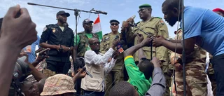 Juntan i Niger trotsar hot om militärt angrepp