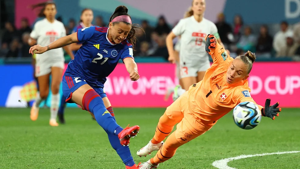 PIF-spelaren Katrina Guillous VM-äventyr är över. Norge besegrade Filippinerna med hela 6-0 i den avgörande matchen i gruppen.