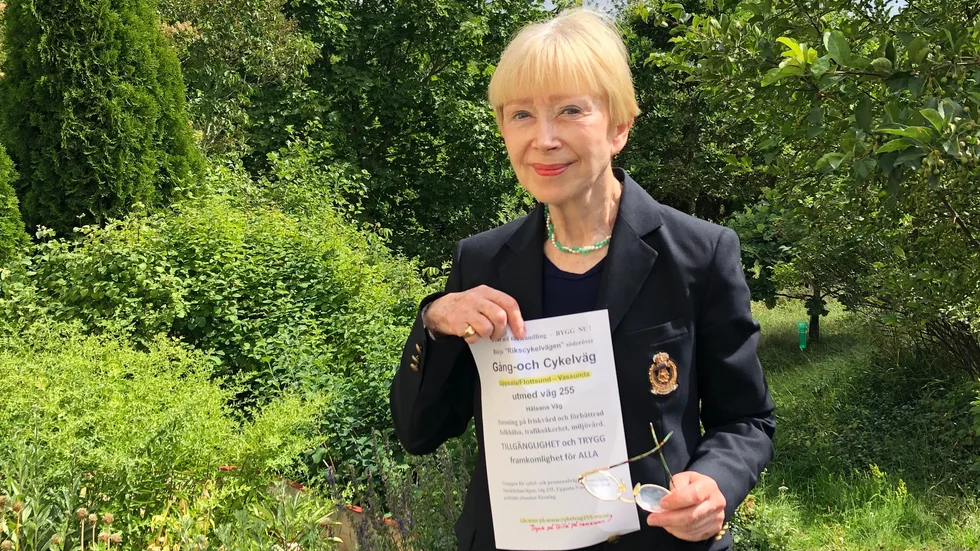 Ylva Dahlström, ordförande i föreningen "Gruppen för cykel- och promenadväg utmed Gamla Stockholmsvägen, väg 255".