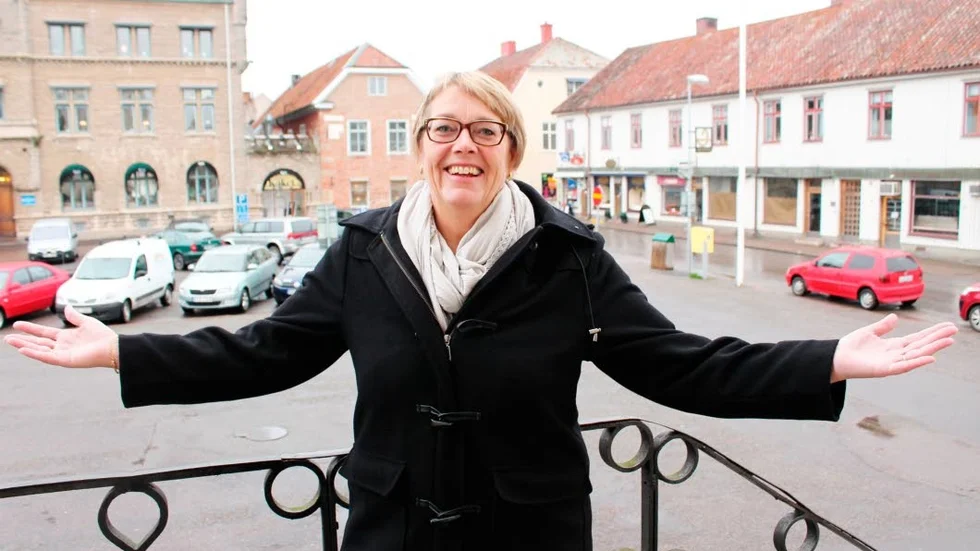Oppositionsråd Marita Karlsson, (S), menar att det inte är särskilt svårt att få nya vänner i Vadstena. Han passar också på att välkomna de som vill flytta till kommunen.