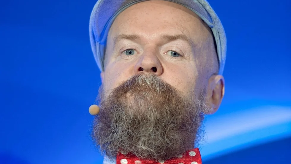 Alexander Bards medverkan i #modig har väckt debatt.