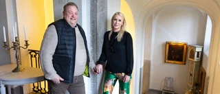 De tar över det slottsliknande huset: "Vi blev förälskade"