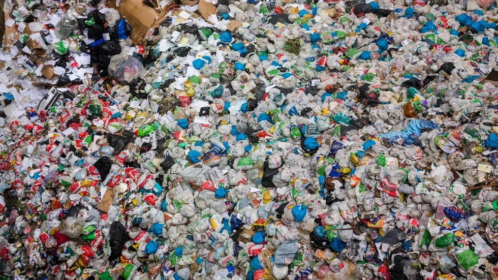 Inger Näslund, senior havsexpert på WWF, säger att alla länder måste stå upp för bindande globala regler för en framtid fri från plastskräp. Arkivbild.