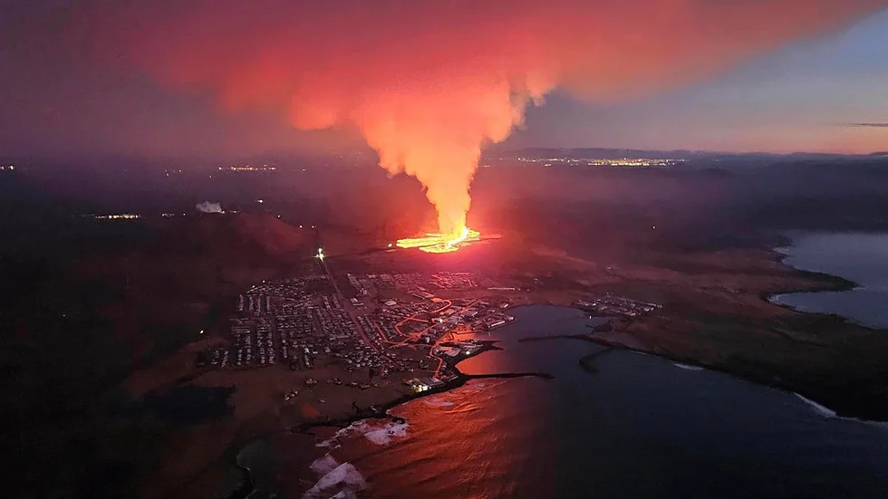 Lava från ett nytt vulkanutbrott har nått Piteås vänort Grindavik. Under söndagen nådde lavan fram till samhällets utkant och ett antal hus brann ner.