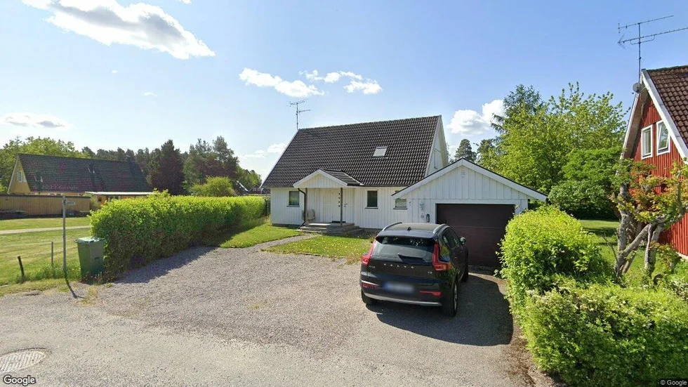 Kyrkobyvägen 1