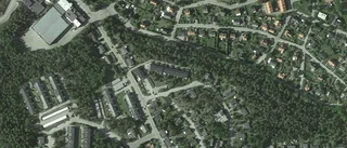 Huset på Älgstigen 28E i Strängnäs har bytt ägare två gånger sedan 2023