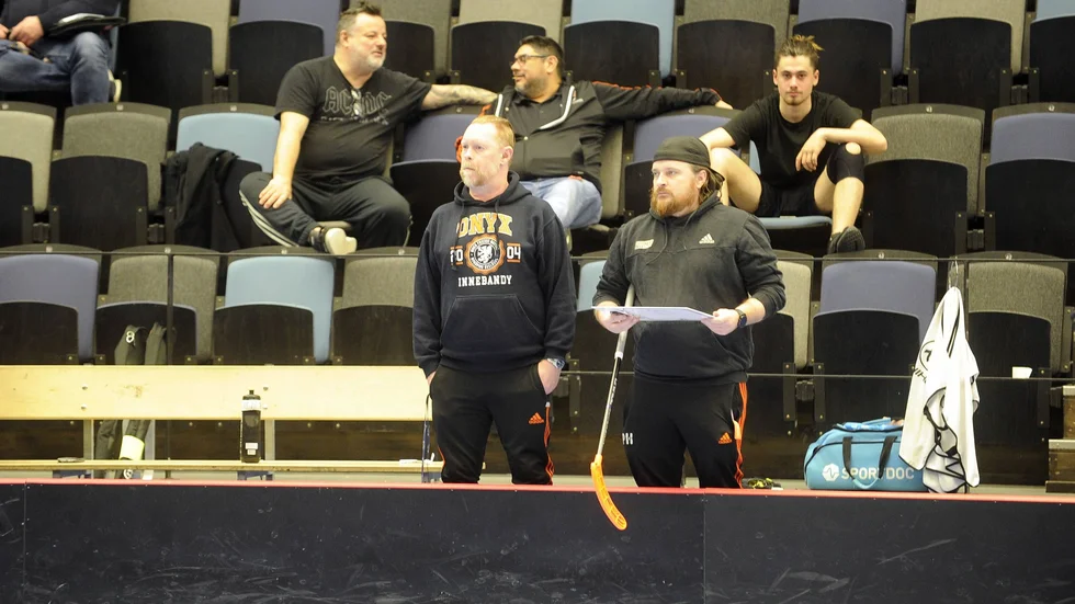 Onyx-tränaren Jonas Boväng (till vänster) och Peder Hägg, elitansvarig i klubben, har hela tiden haft kvalet i fokus. Nu är man där.