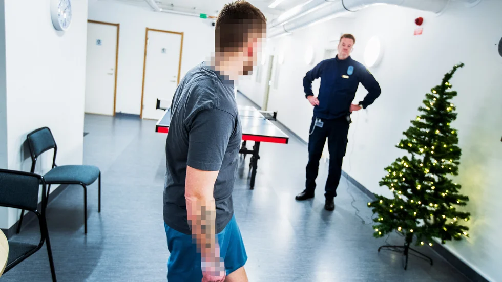 Felix, som egentligen heter något annat, berättar under vårt möte på den nya anstalten i Luleå om ett liv med drogrelaterad brottslighet. Men under intervjun förklarar Felix att han har bestämt sig: vistelsen i Luleå blir hans sista bakom lås och bom.
