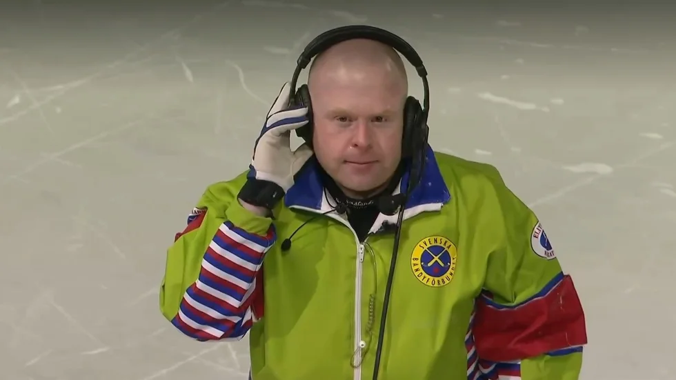 Domaren Adam Jokinen om den avbrutna matchen.