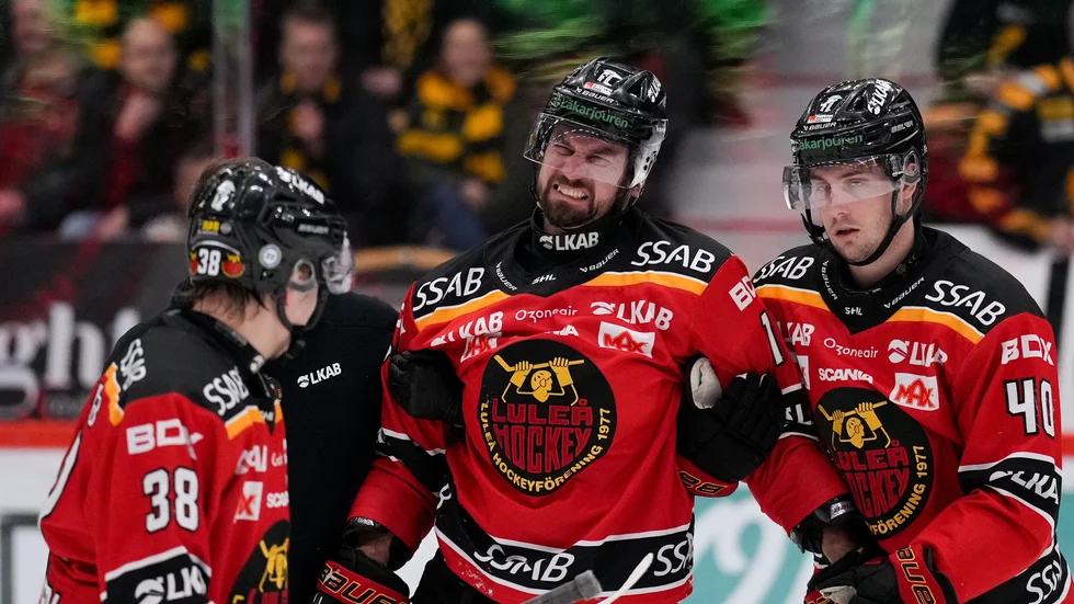 Niklas Olausson väntar på besked om sin knäskada.
