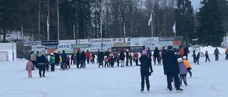 75 barn dansade kring granen på Tjustvallen