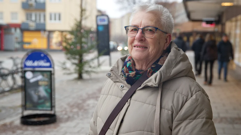 Anita Almegård: "Det bästa med året har varit att man har fått vara frisk. Det sämsta som har hänt är väl att maken sågade sig i fingrarna för några veckor sedan. Han sågade inte av sig dem men det var rätt illa."