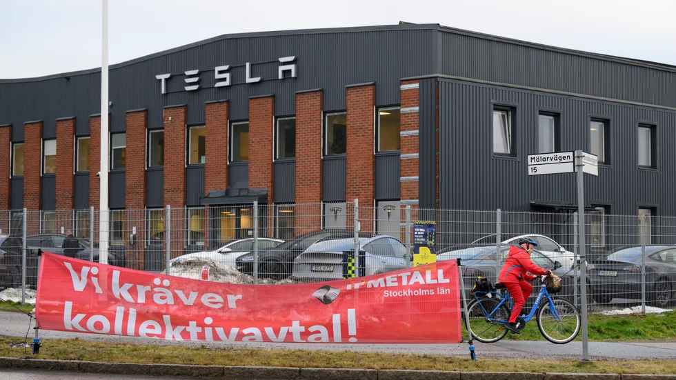 IF Metall började strejka eftersom Tesla inte vill teckna kollektivavtal. Seko, som organiserar anställda på Postnord, har blockerat utlämning av paket och försändelser till Tesla. Flera andra fackförbund har också vidtagit sympatiåtgärder. Arkivbild.
