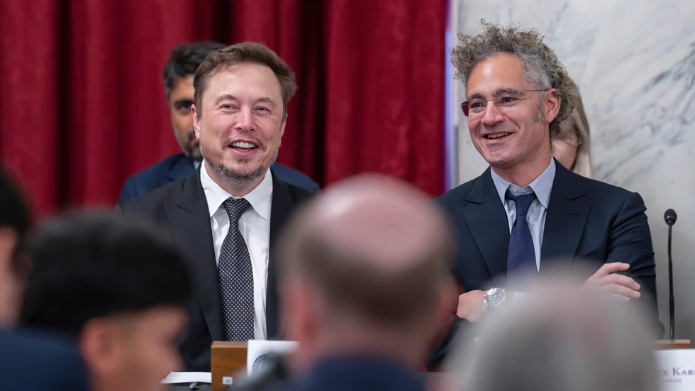 Elon Musk och Palantir-chefen Alex Karp vid onsdagens AI-möte i Washington.