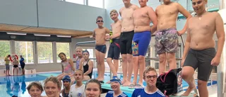Succédebuter när poolsäsongen rivstartade