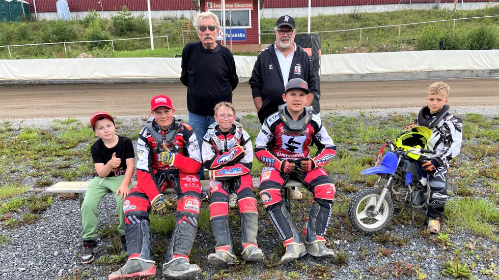 Percy Lundkvist och Morgan Jansson med sina adepter Elias Bernhardsson, Otto Autere, Jesper Kvarnström, Charlie Netz och Nils Roskvist. 