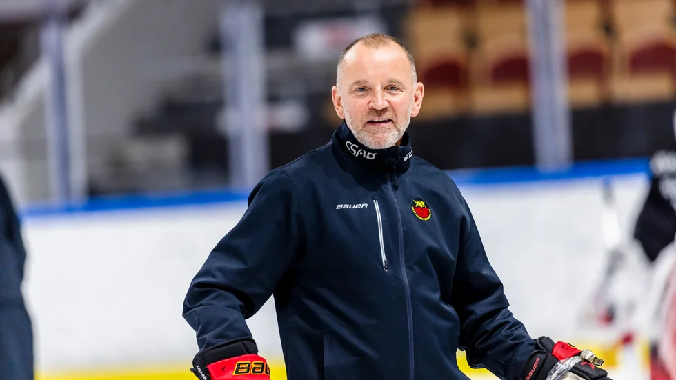 Luleå Hockey och tränaren Thomas "Bulan" Berglund förhandlar om ett nytt kontrakt.
