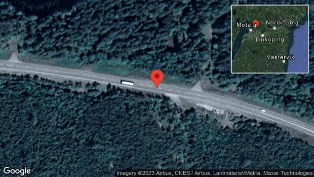 Brinnande fordon stoppar trafiken