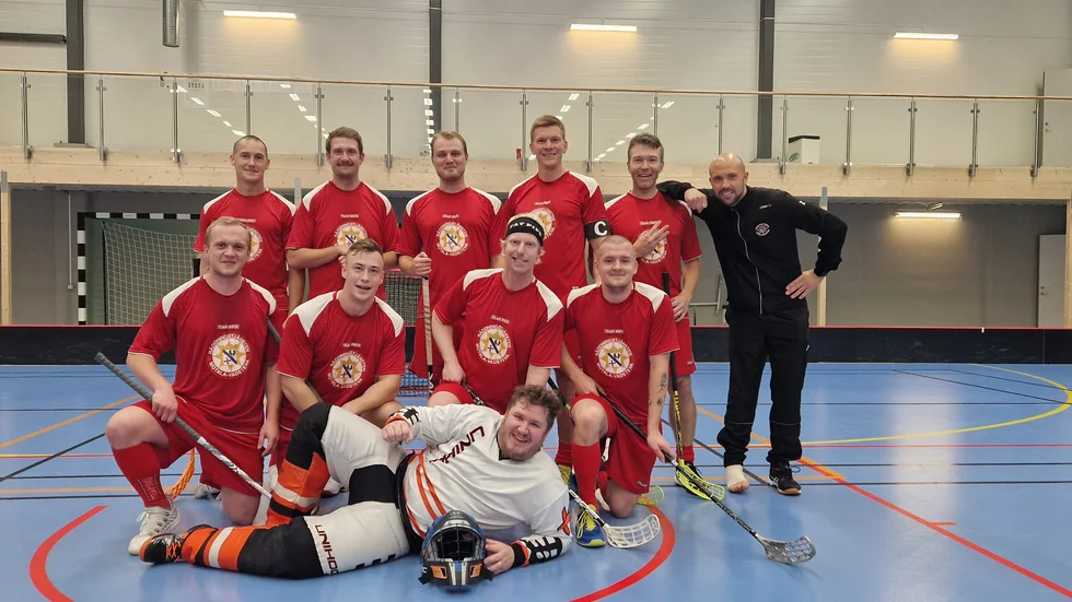 Räddningstjänstens lag bestod av spelarna Marcus Pettersson, Oskar Qvarfordth, Mathias Hammächer, Viktor Johansson, Anton Fridh, Michael Hjelm, Adam Bergling, Jonathan Bremer Thudén, Isak Grellsgård, Samuel Derelöv och Henrik Karlsson. 