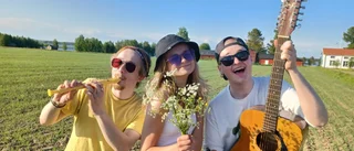 Ungdomstrion ska leda allsång för barnen på Hägnan på lördag