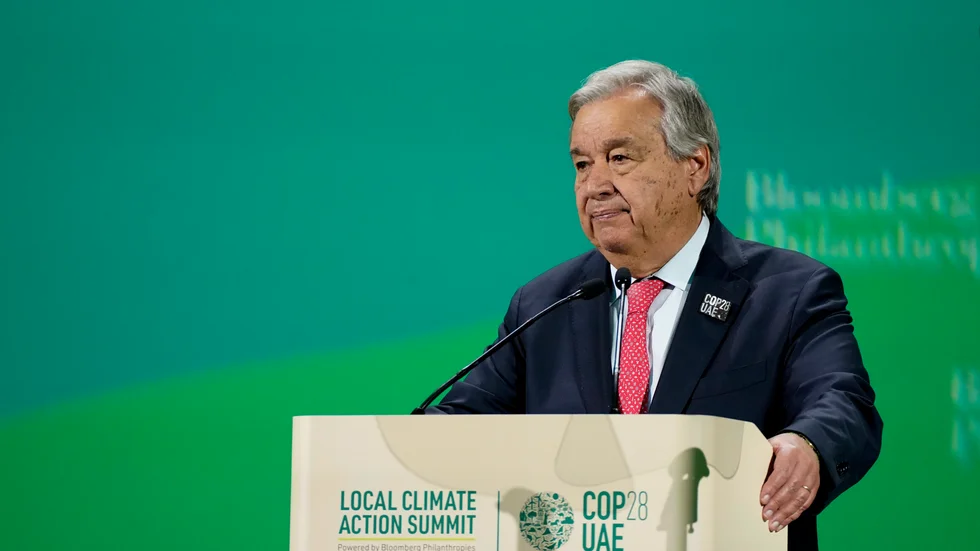 FN:s generalsekreterare António Guterres ber säkerhetsrådet diskutera en vapenvila i Gaza för att undvika en humanitär kollaps i Gaza.