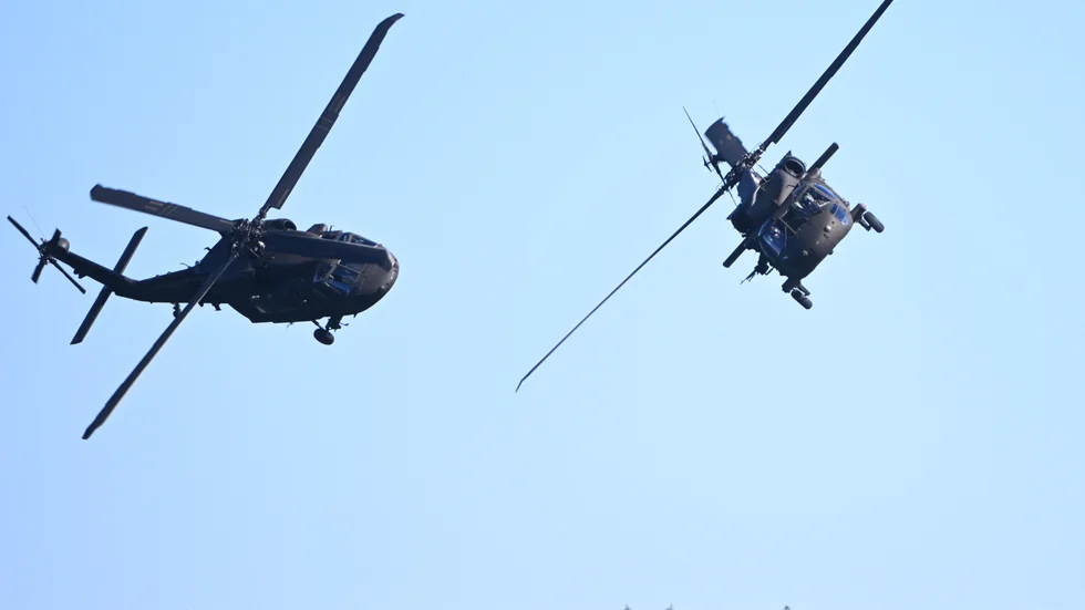 Polisen har redan i dag möjlighet att be försvaret om hjälp med till exempel helikoptertransporter. Arkivbild.