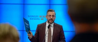 C vill sänka skatten med tio miljarder