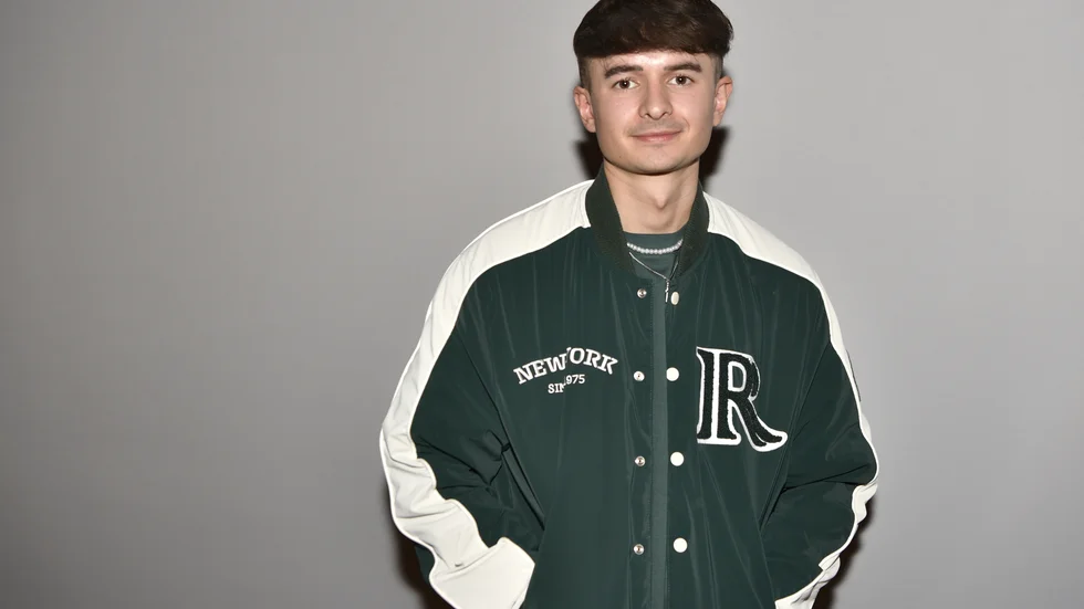 Jordan Rawling från Nordirland hoppas slippa sjunga på svenska. "Då är jag helt körd", säger han.