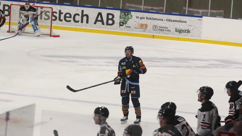Daniel Brodin i Djurgårdsdressen i Sméhallen.
