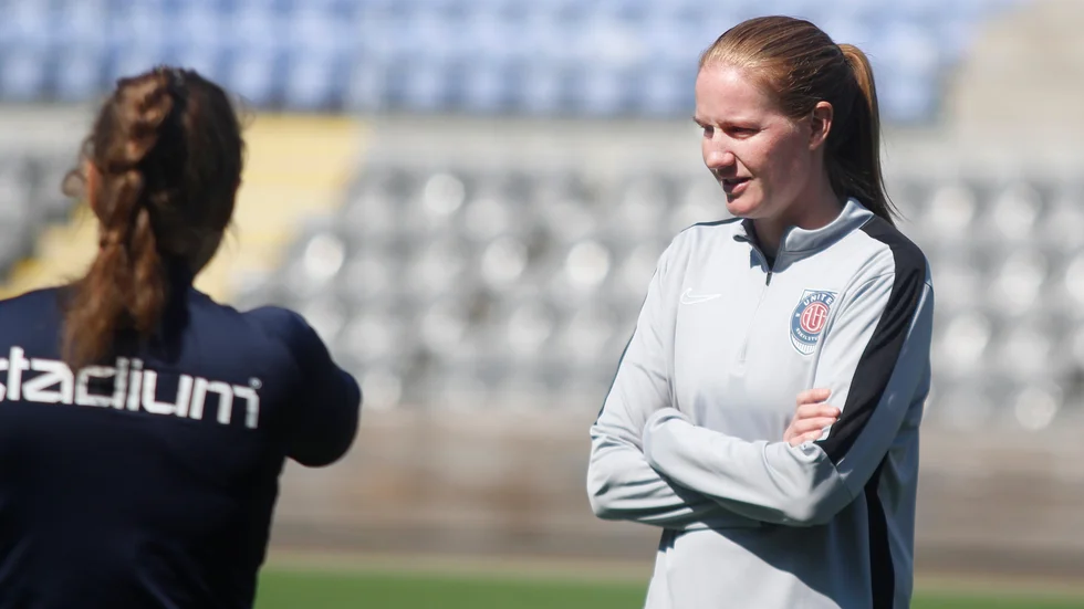Under lördagen ställs United mot Malmö FF på bortaplan. "Det här blir vår tredje match på åtta dagar och alla är rätt slitna", säger tränaren Vaila Barsley.