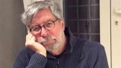 Första delen av Domenico Starnones bok Väsen utspelar sig i Neapel, Italien.