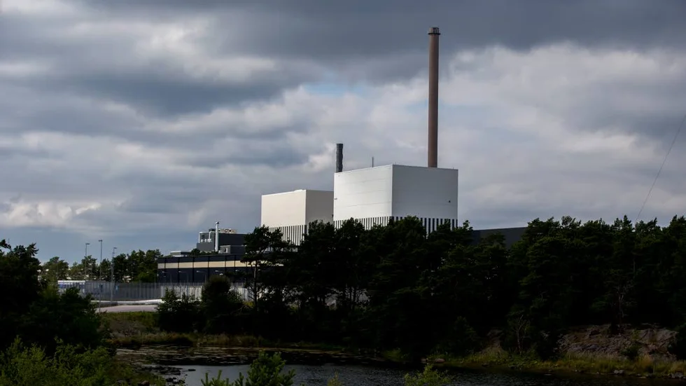 Vi blundar för att alternativa elkällor också innebär problem, påpekar insändarskribenten.