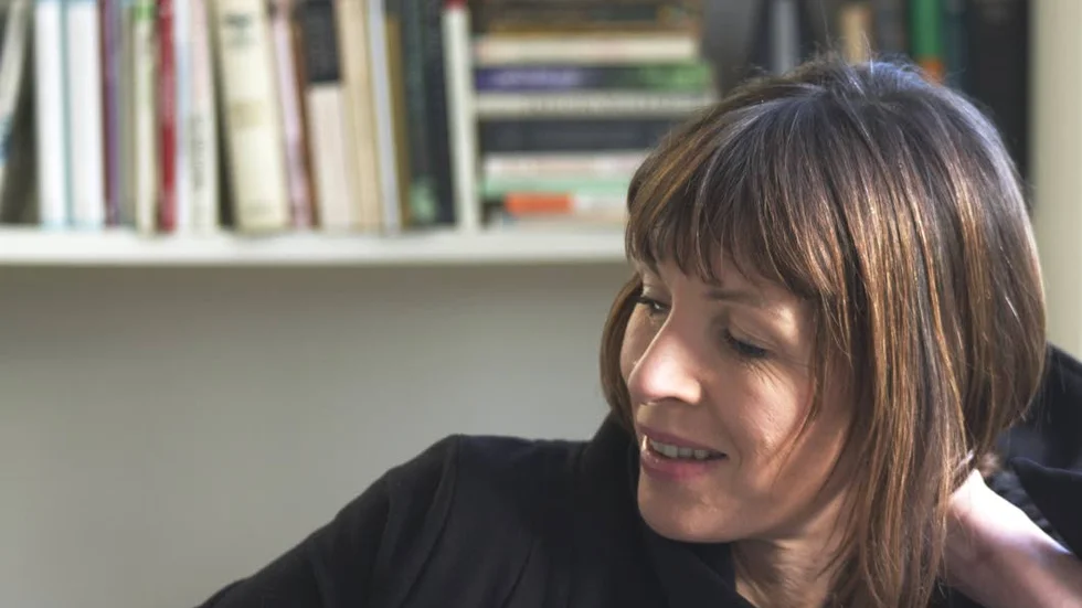 Rachel Cusks ”Transit” är fortsättningen på hennes internationellt hyllade romantrilogi vars första del ”Konturer” utkom på svenska i våras.