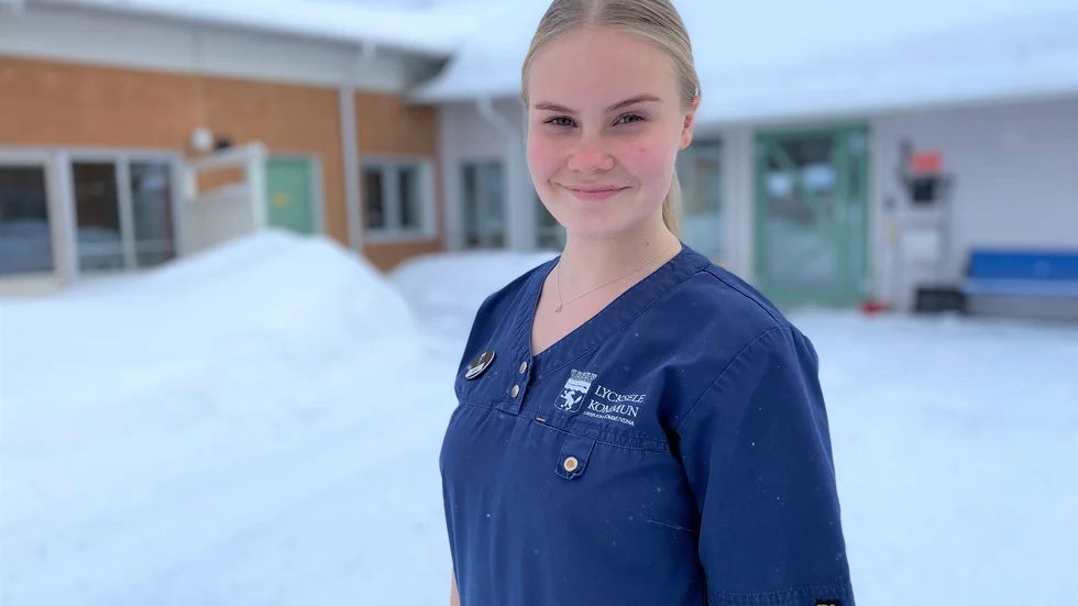 Vilma Nilsson är undersköterska och jobbar i dag på äldreboendet Ventilen i Lycksele. Nu vill hon läsa vidare till sjuksköterska. Drömmen är att på sikt bli barnmorska.
