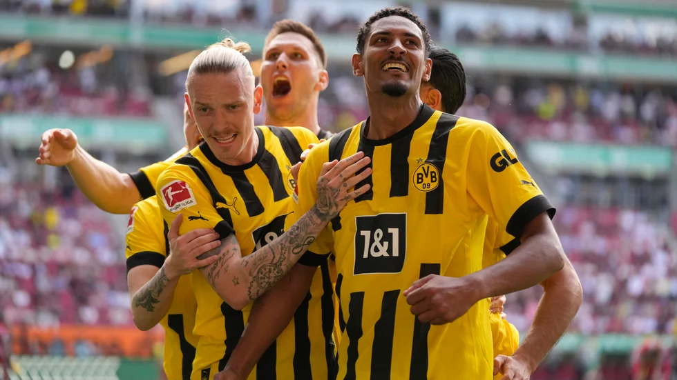 Är det Borussia Dortmunds tur att fira? Mycket tyder på det inför helgens avslutande omgång i den tyska Bundesligafotbollen.