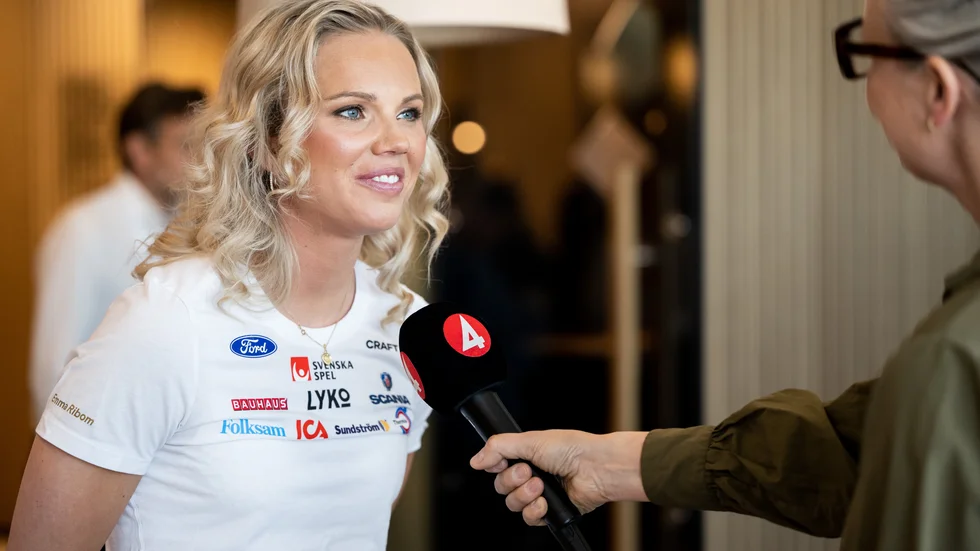 Emma Ribom  och övriga landslaget på längdskidor drar igång säsongen med en kickoff i Södertälje.