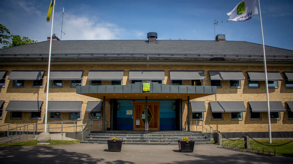 Kommunhusets entré behöver bli tryggare för både personal och besökare, konstaterar Ralf Hedin.