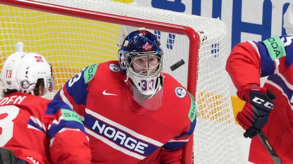 Målvakten Henrik Haukeland och hans Norge hade inte mycket att sätta emot i gruppspelsavslutningen mot Slovakien.
