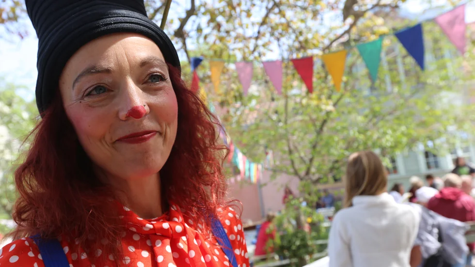 Årets sommarfest gick i cirkusens tecken, berättar Jonna Bengtsson som jobbar på Karlavagnen i Visby
