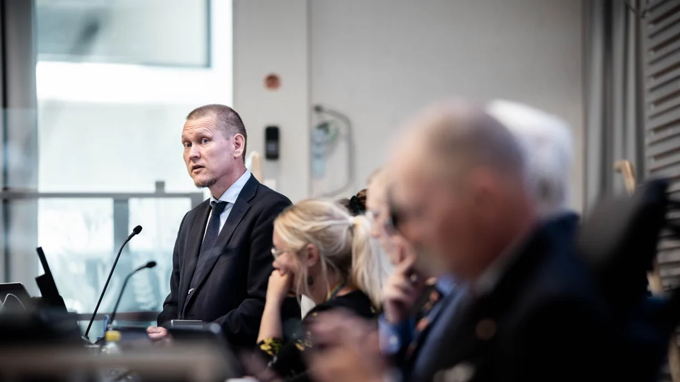 Det pågår inre strider i SD i Uppsala kommun om Kent Kumpulas framtid som gruppledare. På tisdagskvällen ska partiet fullmäktigegrupp rösta om saken.